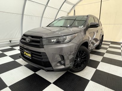 Used 2019 Toyota Highlander SE