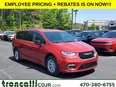 New 2025 Chrysler Pacifica Select