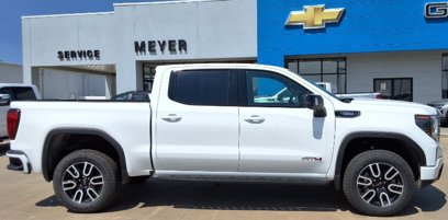 New 2025 GMC Sierra 1500 AT4 w/ AT4 Premium Package