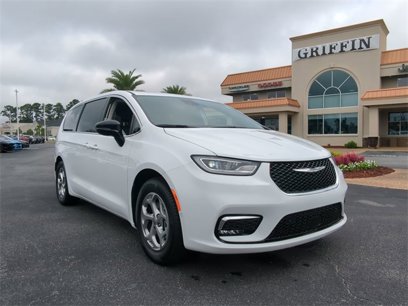 Used 2024 Chrysler Pacifica Limited
