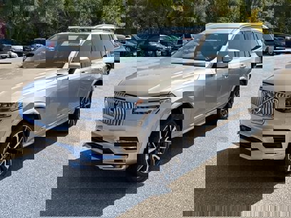 New 2025 Volvo XC90 B6 Plus w/ Protection Package Premier