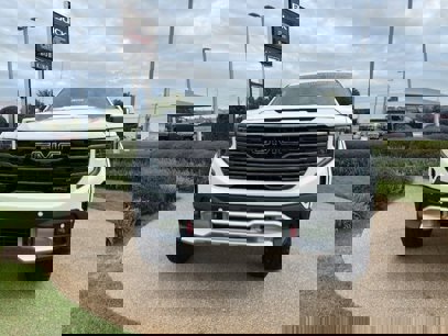 New 2025 GMC Sierra 1500 AT4 w/ AT4 Premium Package