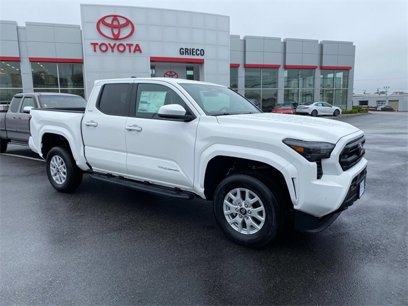 New 2025 Toyota Tacoma SR5