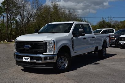 New 2025 Ford F250 XL w/ XL Chrome Package