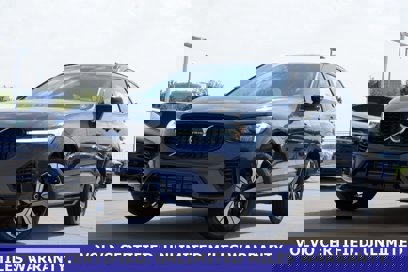 New 2025 Volvo XC60 T8 Core w/ Climate Package