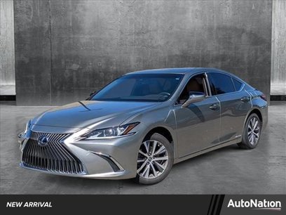 Used 2021 Lexus ES 300h w/ Accessory Package 2