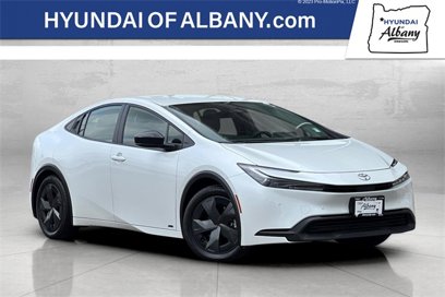 Used 2023 Toyota Prius LE