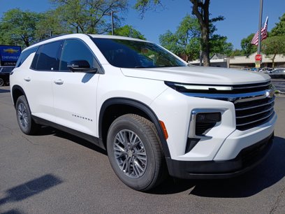 New 2025 Chevrolet Traverse LT