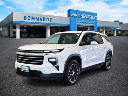 New 2025 Chevrolet Traverse LT w/ Sun and Wheel Package
