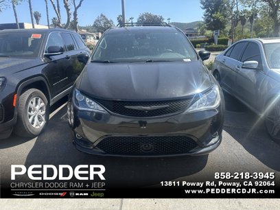 Used 2018 Chrysler Pacifica Limited w/ Advanced Safetytec Group