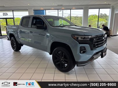 New 2025 Chevrolet Colorado Z71 w/ Z71 Convenience Package 2