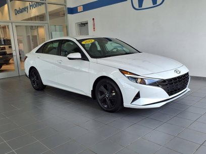 Certified 2022 Hyundai Elantra SEL w/ Cargo Package
