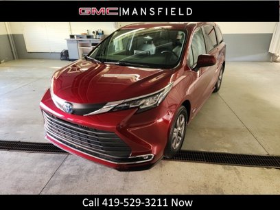 Used 2021 Toyota Sienna XLE