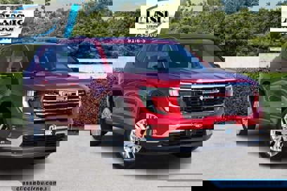 Used 2025 GMC Acadia Elevation w/ Elevation Premium Package