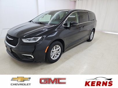 Used 2023 Chrysler Pacifica Touring-L