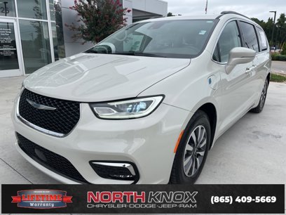 Used 2021 Chrysler Pacifica Touring