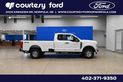 New 2025 Ford F250 XL w/ XL Off-Road Package