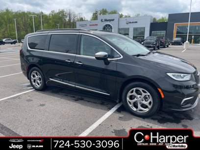 Used 2023 Chrysler Pacifica Limited
