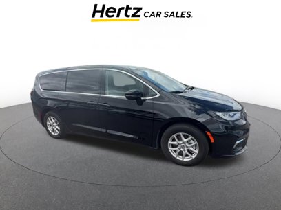 Used 2024 Chrysler Pacifica Touring-L