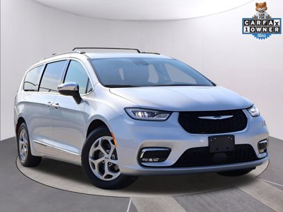 Used 2023 Chrysler Pacifica Limited