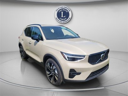 New 2025 Volvo XC40 B5 Plus w/ Protection Package Premier