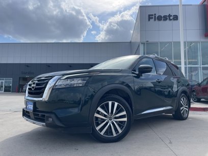 Certified 2022 Nissan Pathfinder Platinum w/ Cargo Package