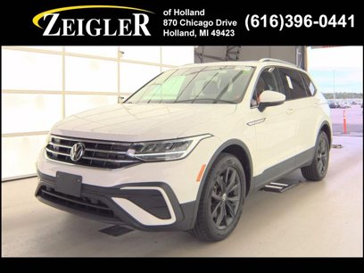 Used 2022 Volkswagen Tiguan SE w/ Panoramic Sunroof Package