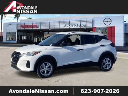 New 2025 Nissan Kicks Play S