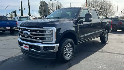 New 2025 Ford F250 4x4 Crew Cab Super Duty