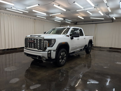 New 2025 GMC Sierra 2500 Denali w/ Max Trailering Package