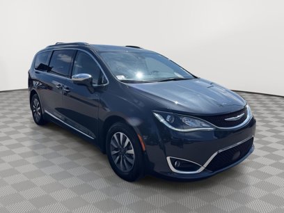 Used 2020 Chrysler Pacifica Limited w/ Advanced Safetytec Group