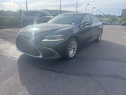 Used 2020 Lexus ES 300h w/ Luxury Package