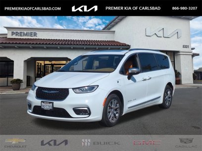 Used 2023 Chrysler Pacifica Pinnacle