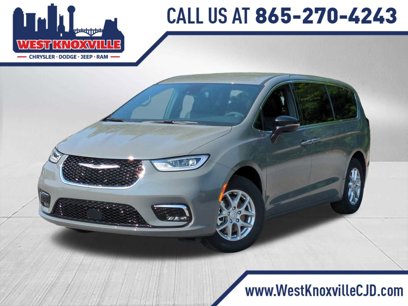 New 2025 Chrysler Pacifica Select