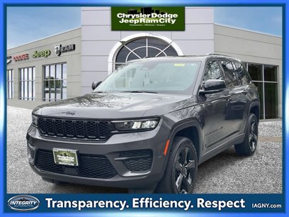 Used 2023 Jeep Grand Cherokee Altitude