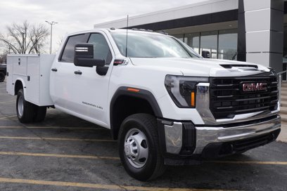New 2025 GMC Sierra 3500 Pro w/ Convenience Package