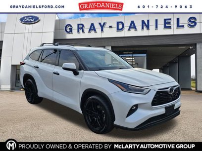 Used 2021 Toyota Highlander XLE