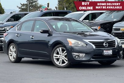 Used 2014 Nissan Altima 3.5 SL w/ Technology Package