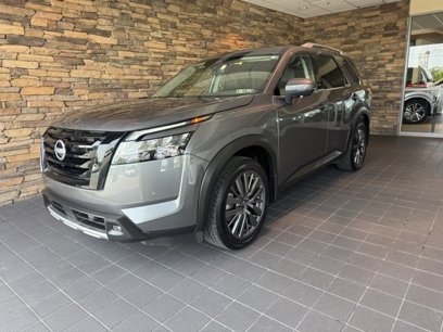 Used 2024 Nissan Pathfinder SL w/ SL Premium Package