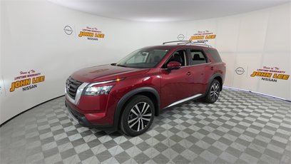 New 2025 Nissan Pathfinder Platinum w/ Cargo Package
