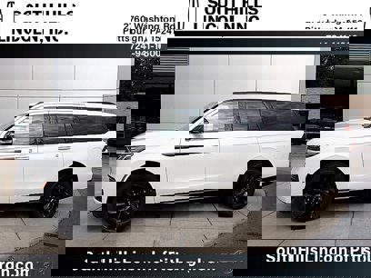New 2025 Lincoln Navigator L Reserve w/ Jet Appearance Package