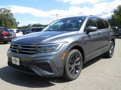 Used 2022 Volkswagen Tiguan SE w/ Panoramic Sunroof Package