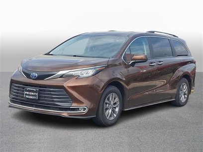 Used 2023 Toyota Sienna XLE