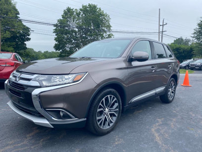 Used 2016 Mitsubishi Outlander SE