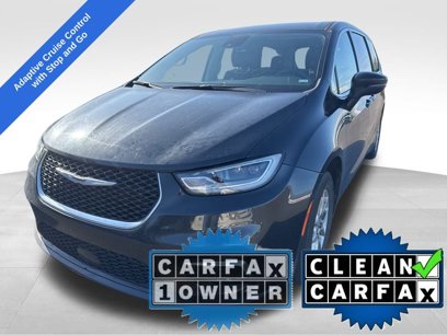 Used 2023 Chrysler Pacifica Touring-L
