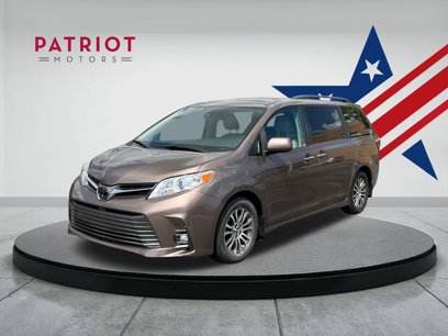 Certified 2019 Toyota Sienna XLE