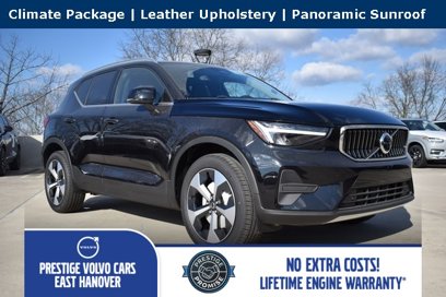 New 2025 Volvo XC40 B5 Core w/ Climate Package