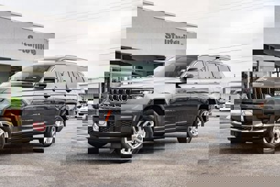Used 2022 Jeep Grand Cherokee L Laredo w/ Luxury Tech Group I