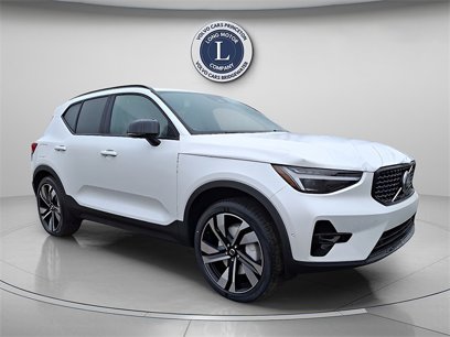 New 2025 Volvo XC40 B5 Ultra w/ Climate Package