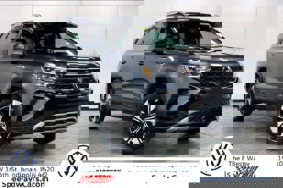 New 2024 Volkswagen Taos SE